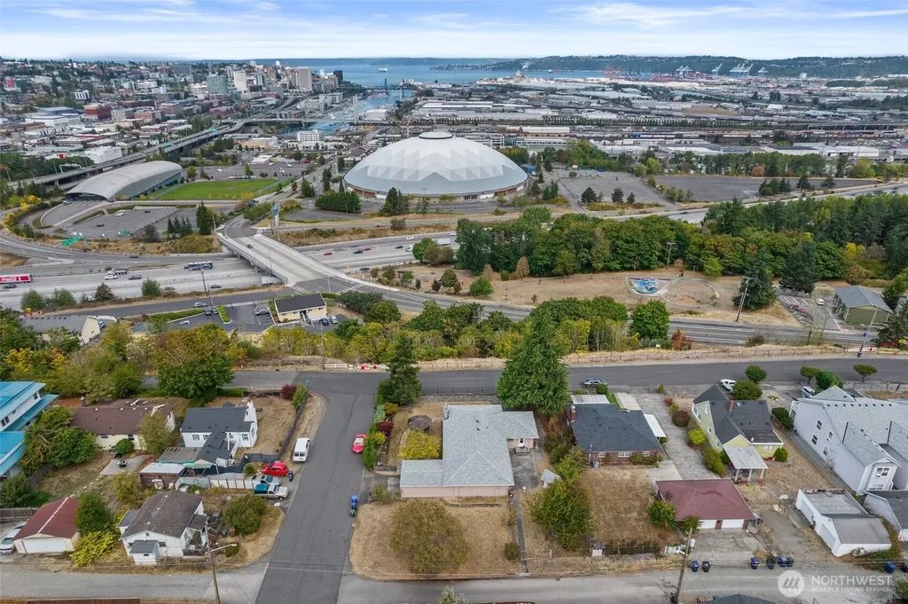 502 E 32nd Street Tacoma WA 98404