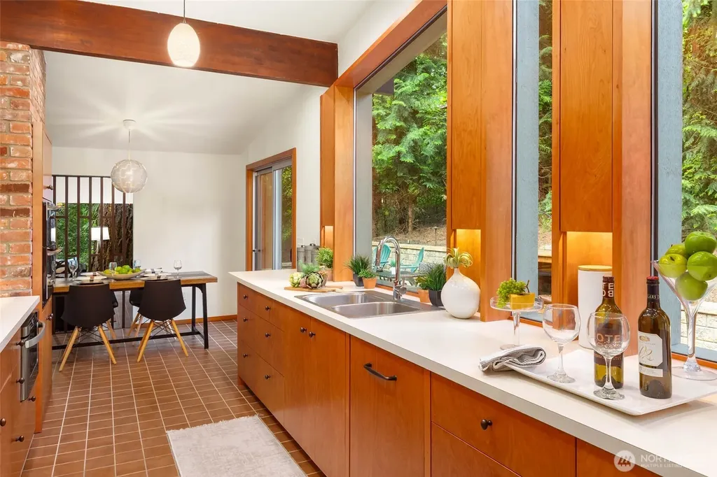 14460 NE 16th Place Bellevue WA 98007