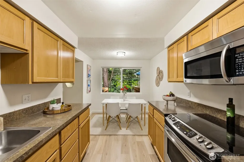 17211 NE 45th Street Redmond WA 98052