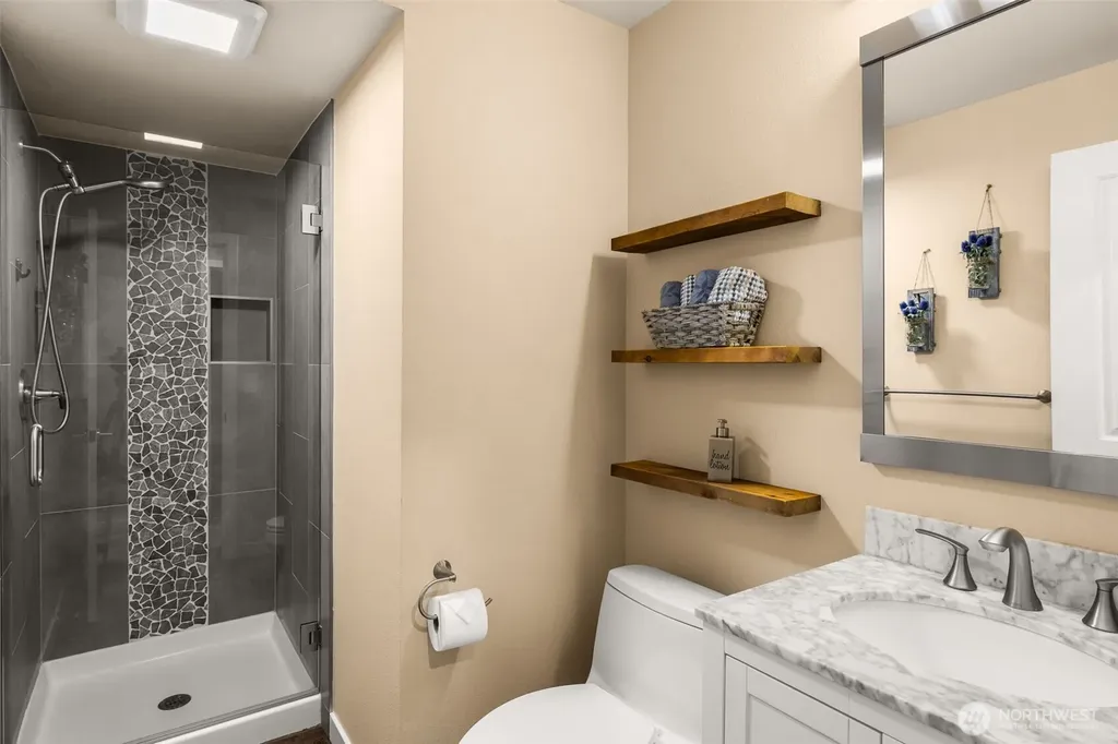 25444 SE 42nd Place Issaquah WA 98029