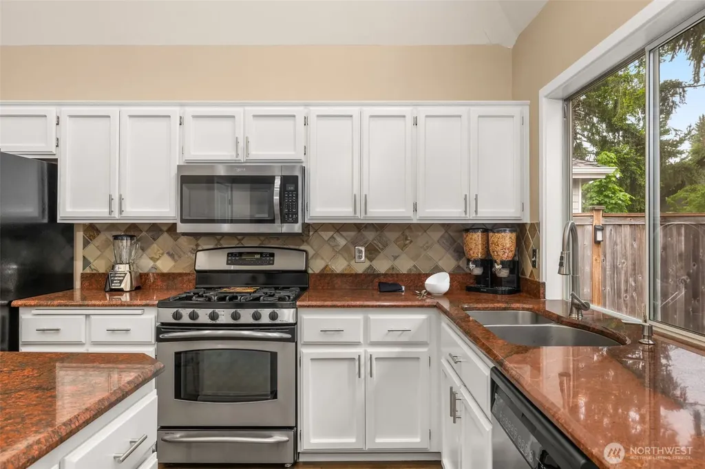 25444 SE 42nd Place Issaquah WA 98029