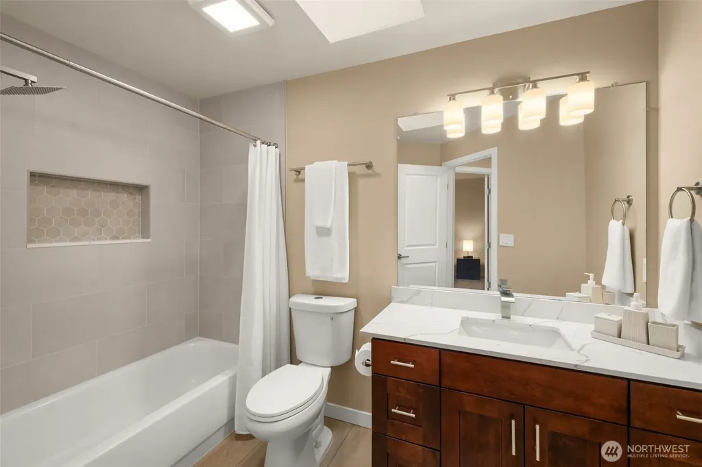 25444 SE 42nd Place Issaquah WA 98029