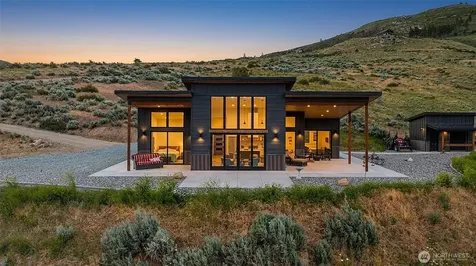 88 Cowboy Road Methow WA 98846