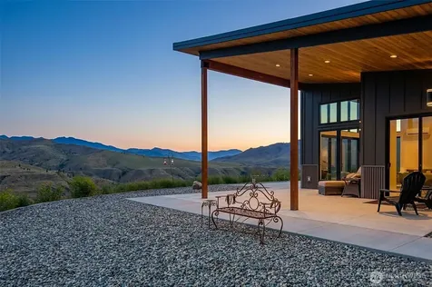 88 Cowboy Road Methow WA 98846