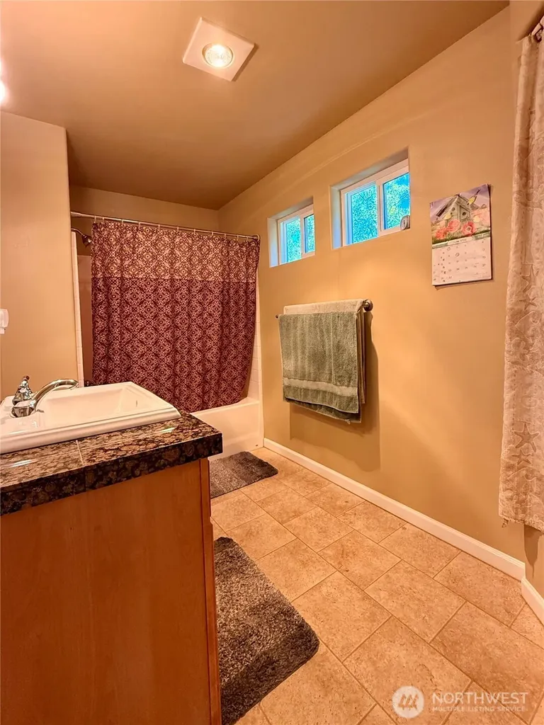 148 Wishkah Street SW Ocean Shores WA 98569
