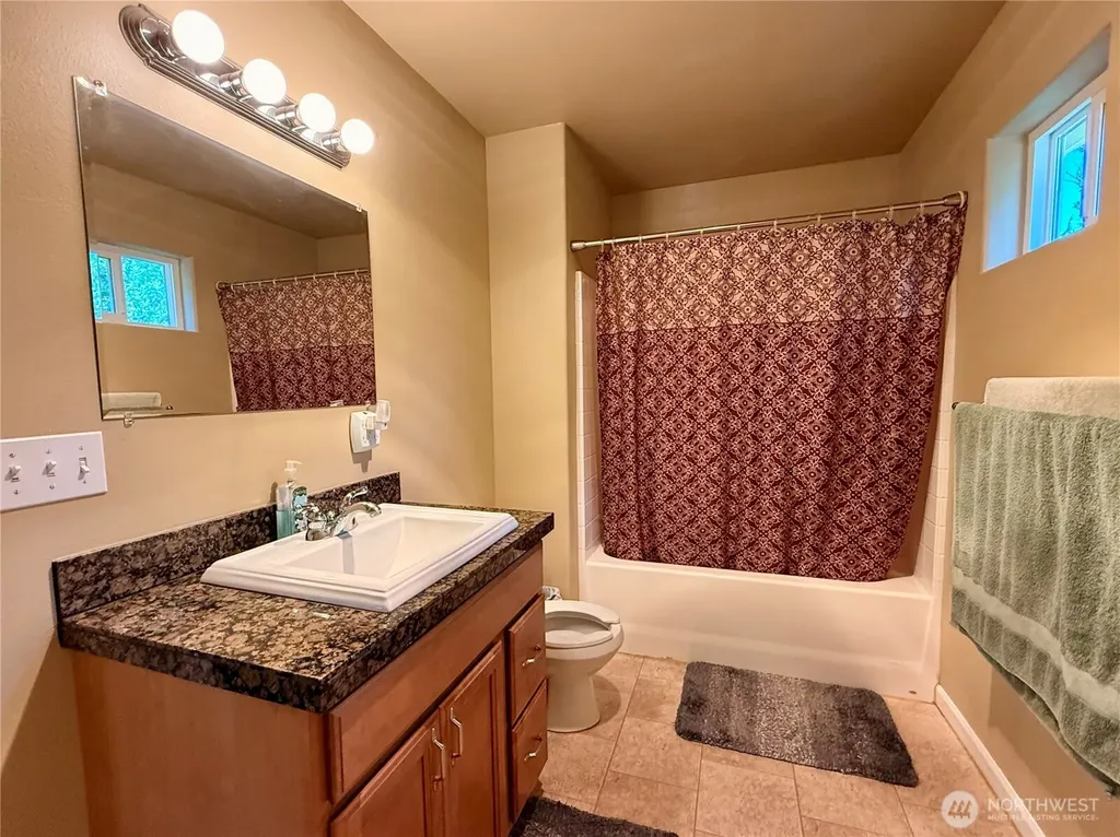 148 Wishkah Street SW Ocean Shores WA 98569