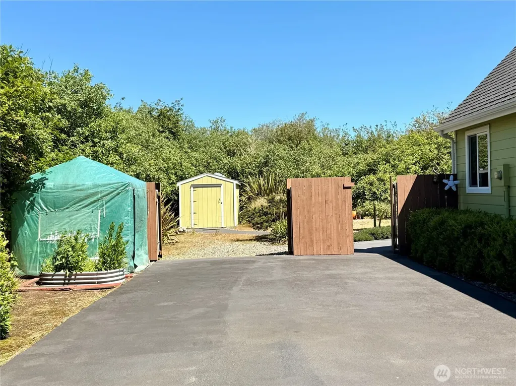 148 Wishkah Street SW Ocean Shores WA 98569