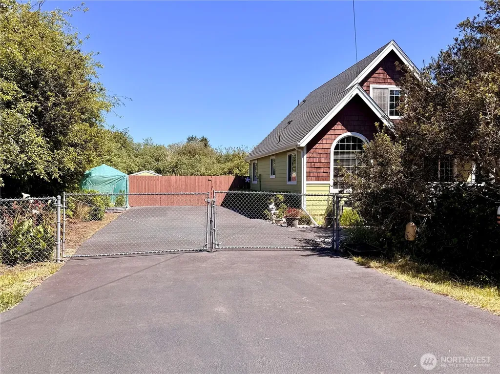 148 Wishkah Street SW Ocean Shores WA 98569