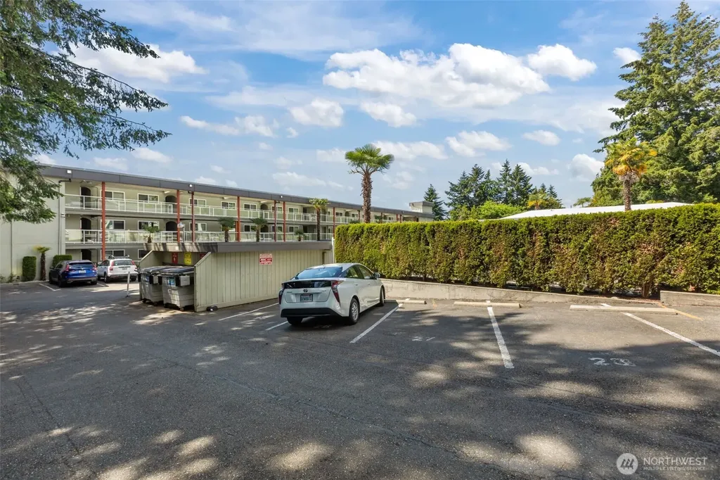 701 122nd Avenue NE Bellevue WA 98005