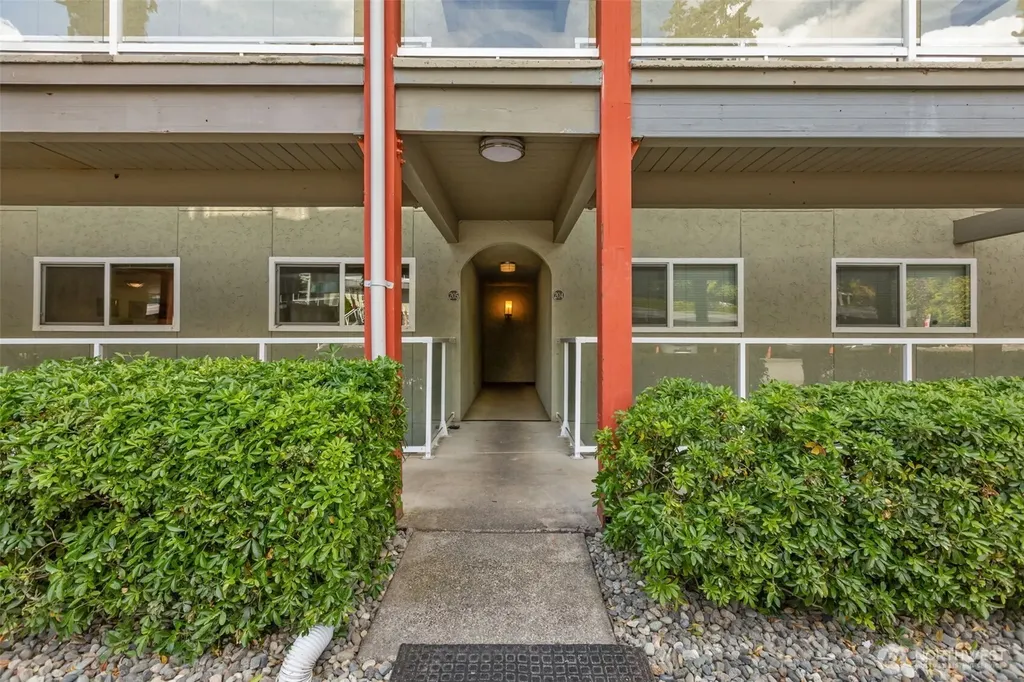 701 122nd Avenue NE Bellevue WA 98005