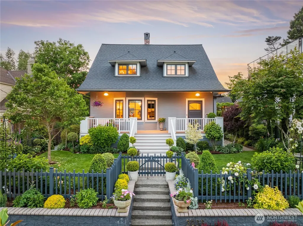 3033 27th Avenue W Seattle WA 98199