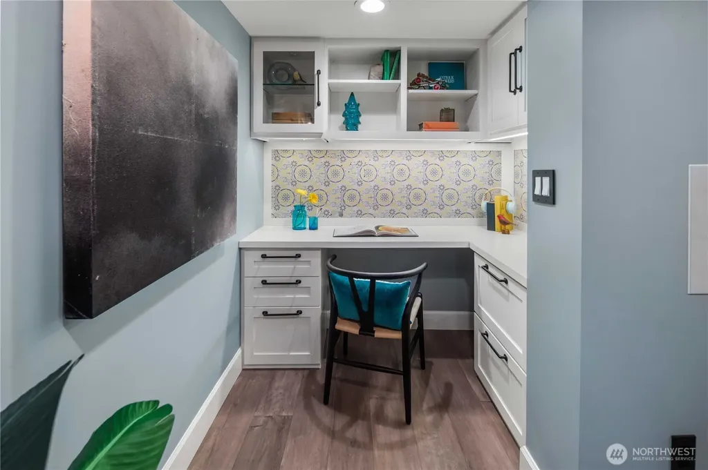 3033 27th Avenue W Seattle WA 98199