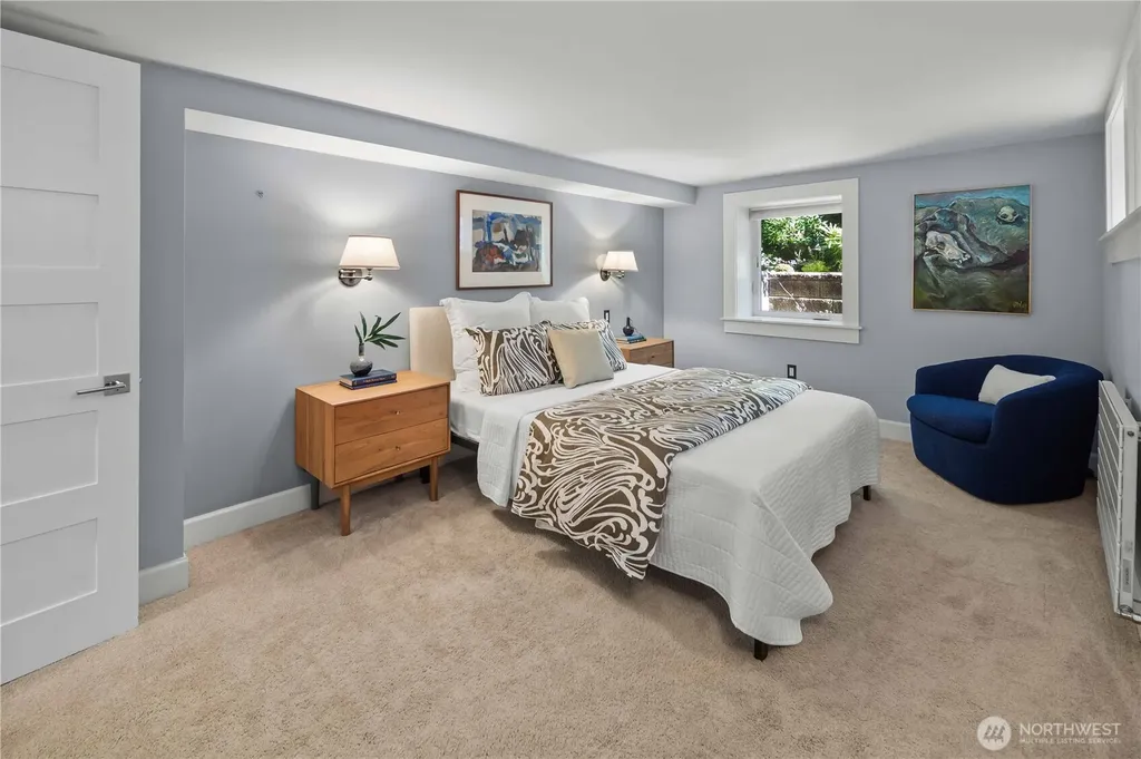 3033 27th Avenue W Seattle WA 98199