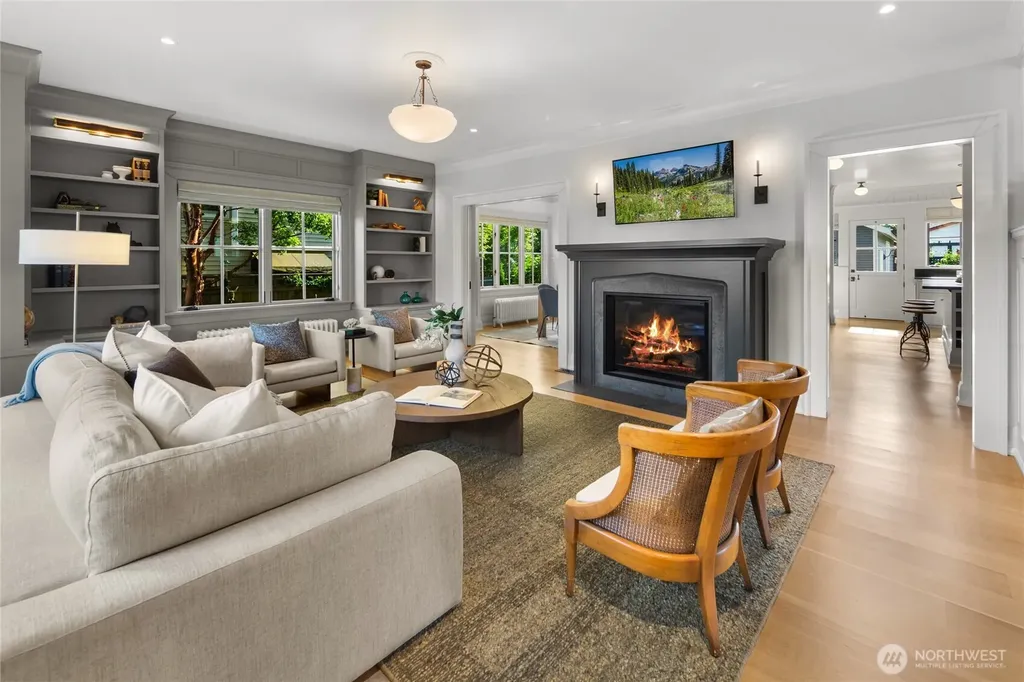 3033 27th Avenue W Seattle WA 98199