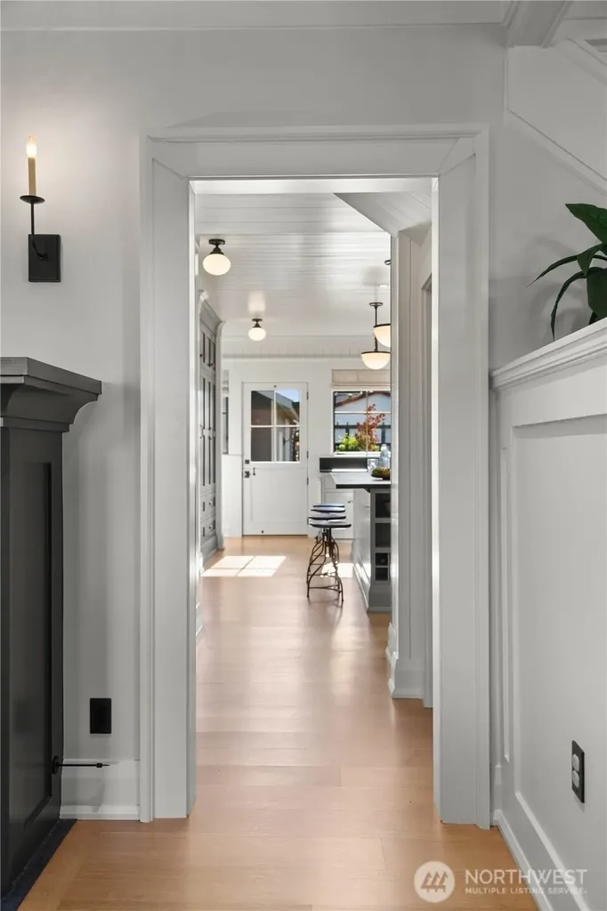 3033 27th Avenue W Seattle WA 98199
