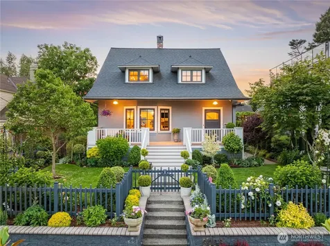3033 27th Avenue W Seattle WA 98199