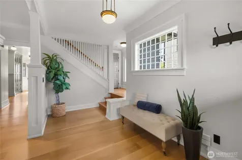 3033 27th Avenue W Seattle WA 98199