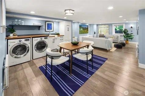 3033 27th Avenue W Seattle WA 98199