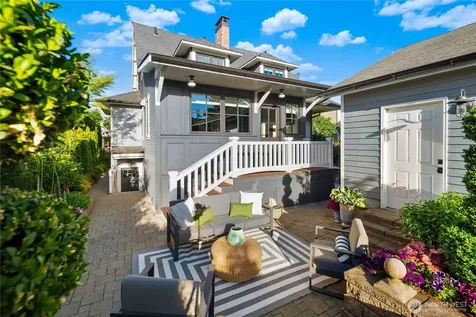 3033 27th Avenue W Seattle WA 98199