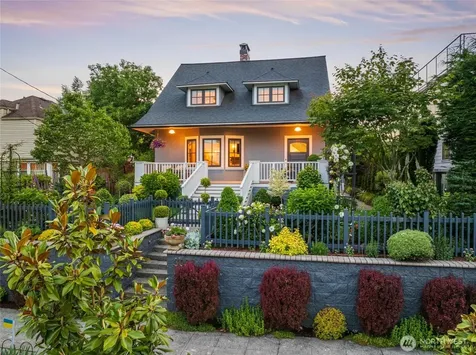 3033 27th Avenue W Seattle WA 98199