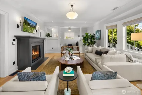 3033 27th Avenue W Seattle WA 98199