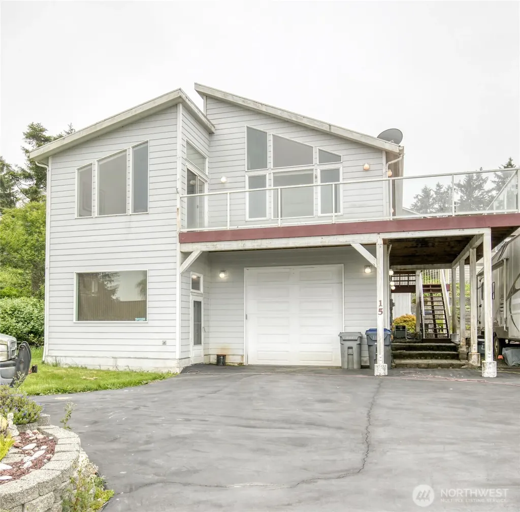 15 Diamond Drive Pacific Beach WA 98571