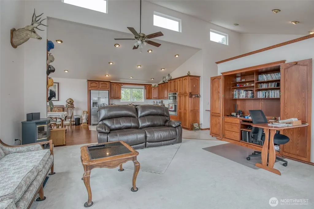 15 Diamond Drive Pacific Beach WA 98571