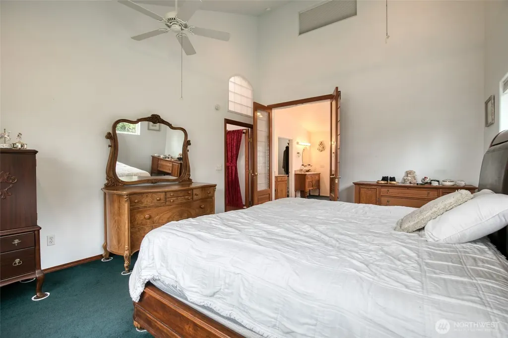 15 Diamond Drive Pacific Beach WA 98571