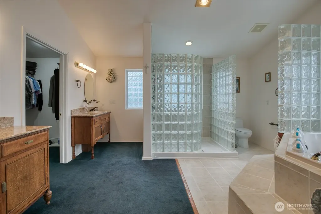 15 Diamond Drive Pacific Beach WA 98571