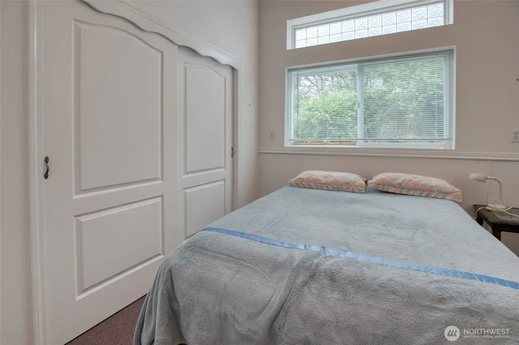 15 Diamond Drive Pacific Beach WA 98571