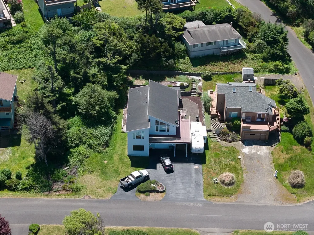 15 Diamond Drive Pacific Beach WA 98571