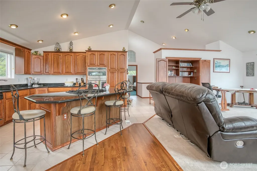 15 Diamond Drive Pacific Beach WA 98571