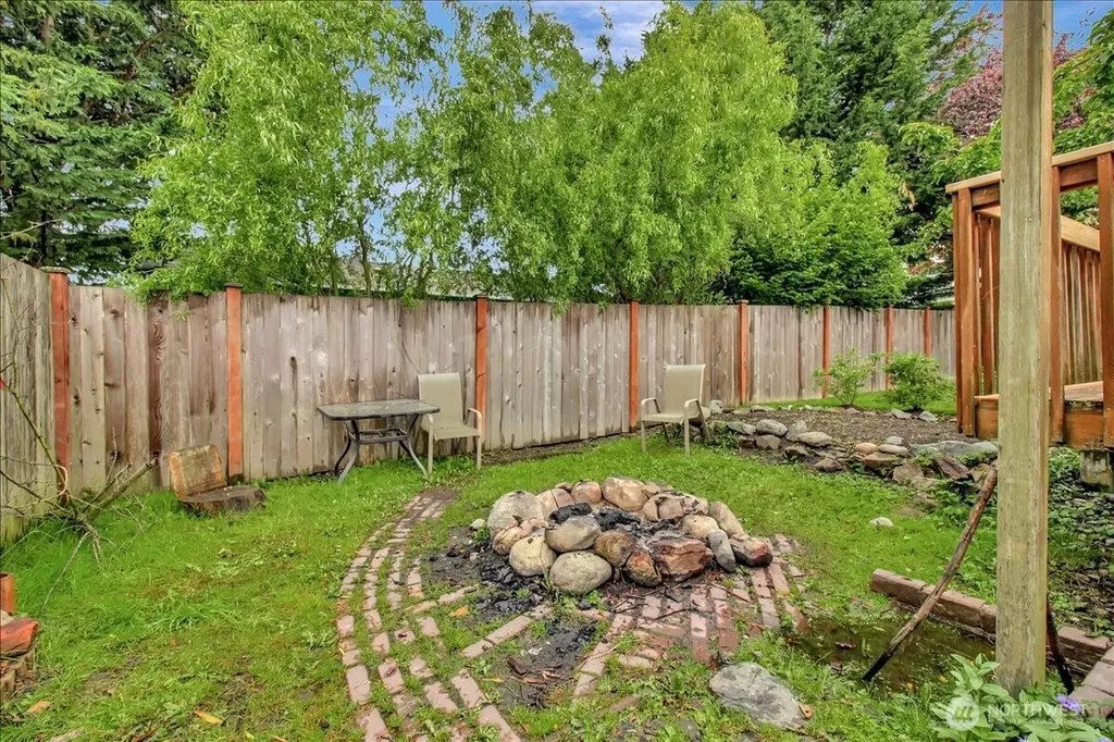 27236 Manor Place NW Stanwood WA 98292