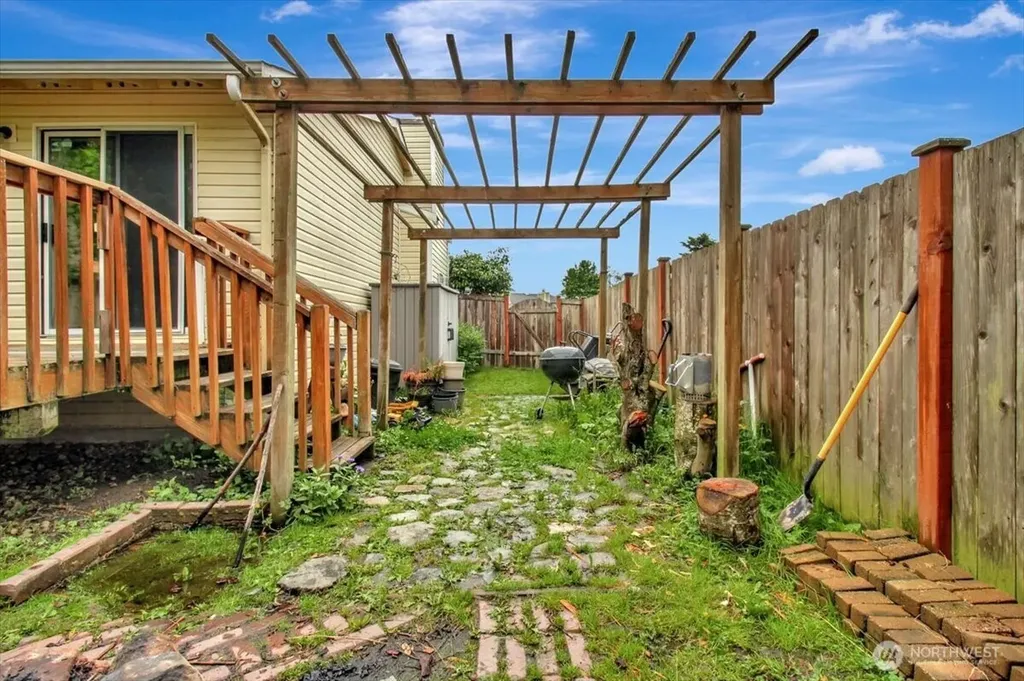 27236 Manor Place NW Stanwood WA 98292