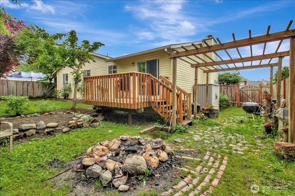 27236 Manor Place NW Stanwood WA 98292