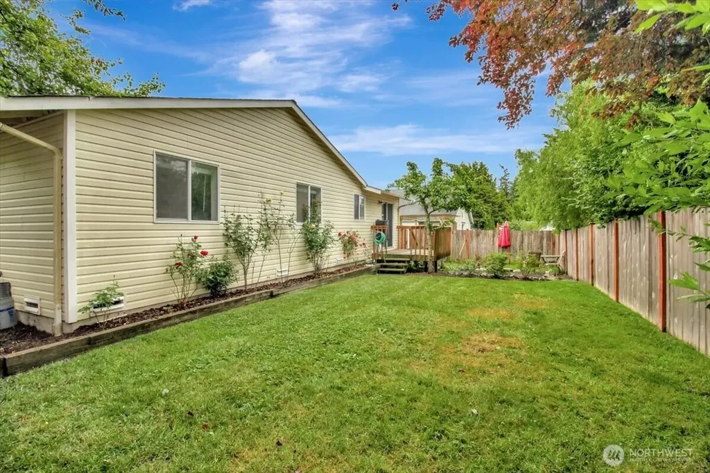 27236 Manor Place NW Stanwood WA 98292
