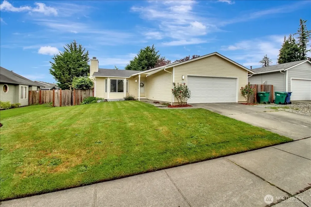 27236 Manor Place NW Stanwood WA 98292