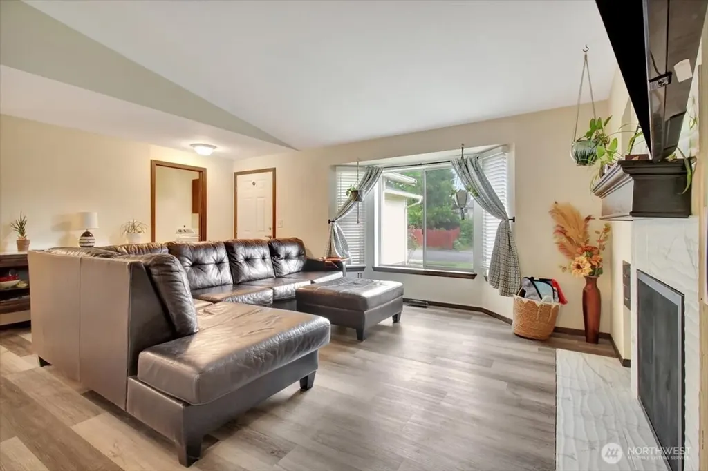 27236 Manor Place NW Stanwood WA 98292