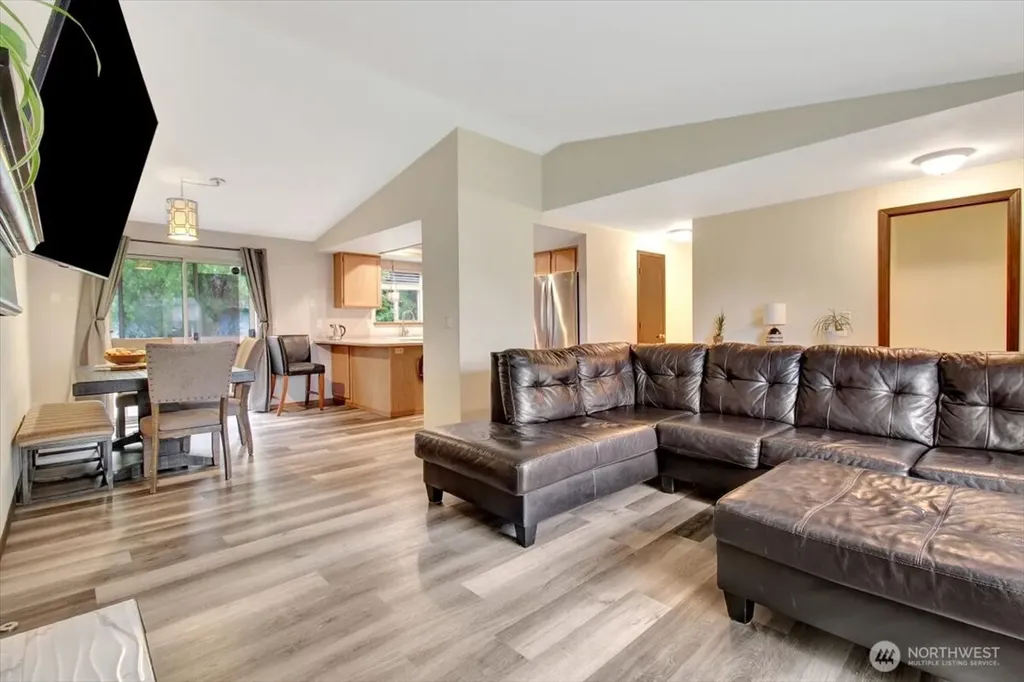 27236 Manor Place NW Stanwood WA 98292