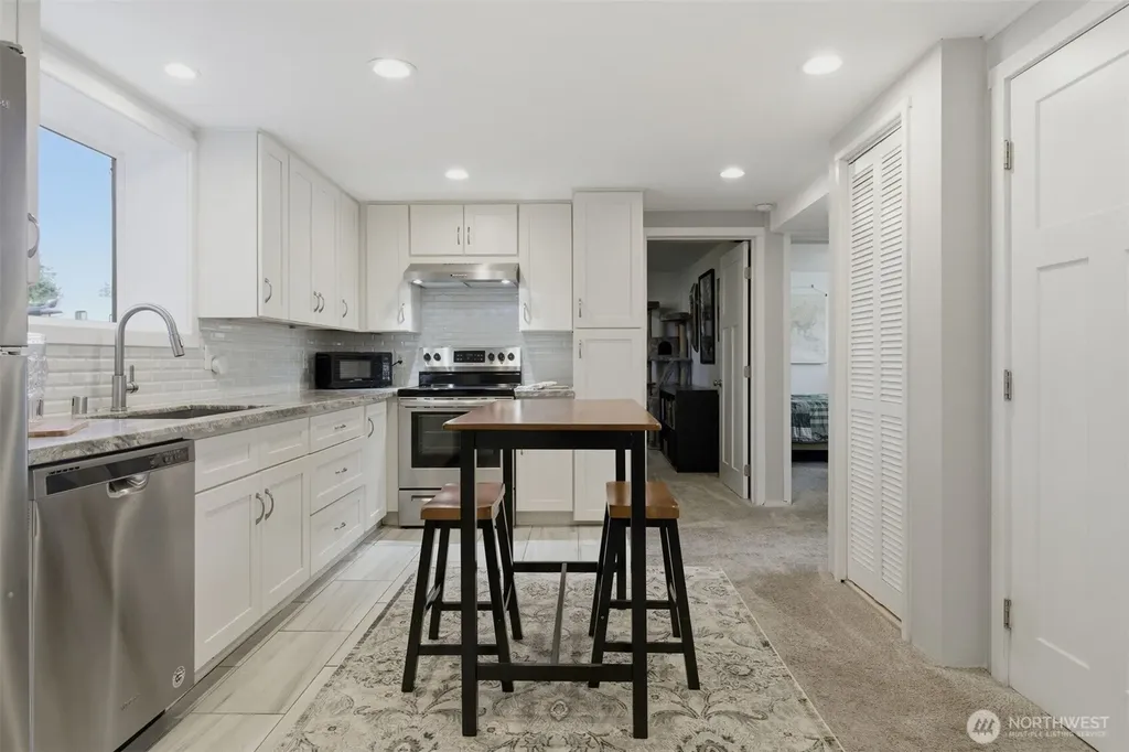6427 182nd Place SW Lynnwood WA 98037
