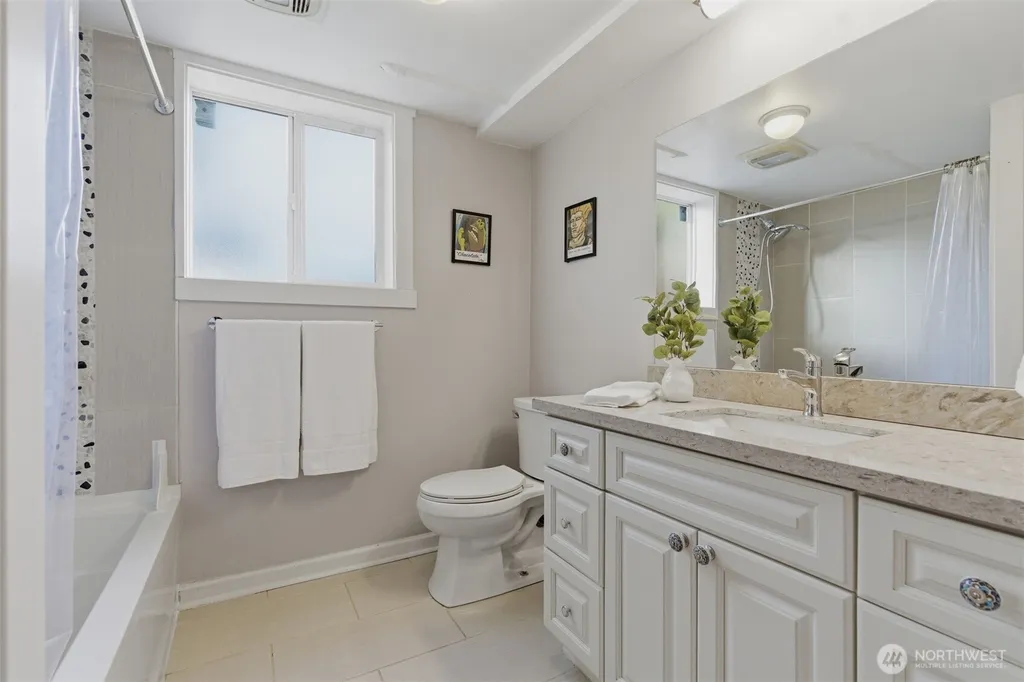6427 182nd Place SW Lynnwood WA 98037