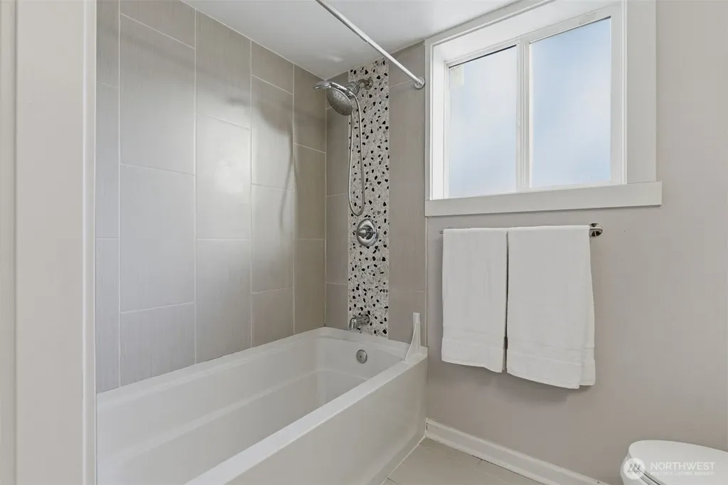 6427 182nd Place SW Lynnwood WA 98037