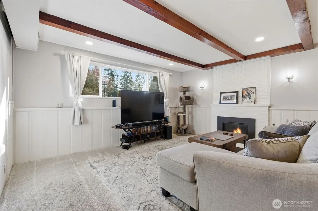 6427 182nd Place SW Lynnwood WA 98037