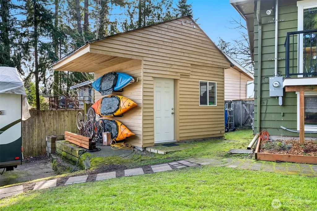 6427 182nd Place SW Lynnwood WA 98037