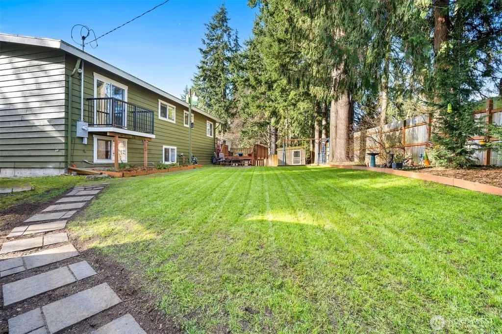 6427 182nd Place SW Lynnwood WA 98037