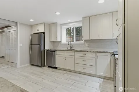 6427 182nd Place SW Lynnwood WA 98037