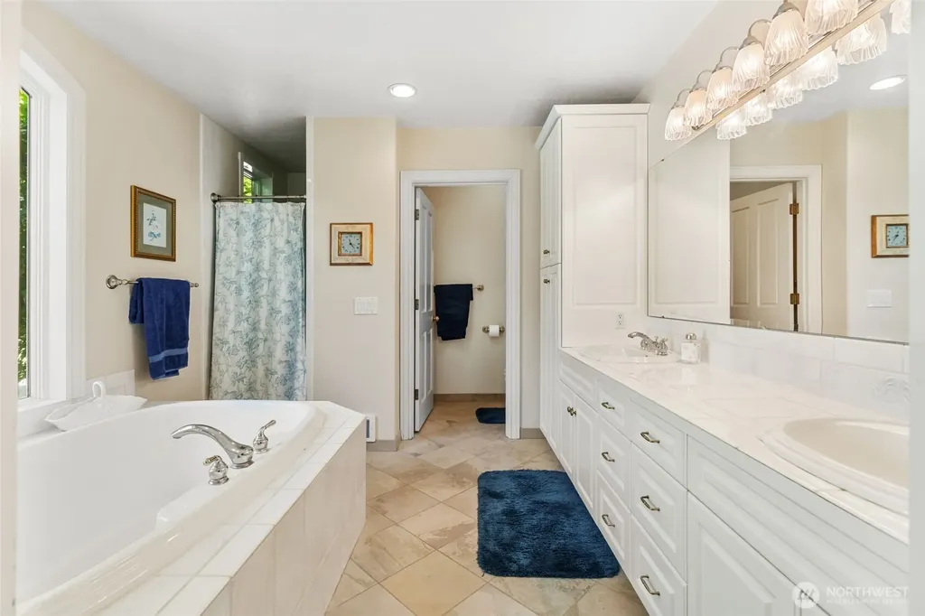 175 Oak Point Drive Chehalis WA 98532