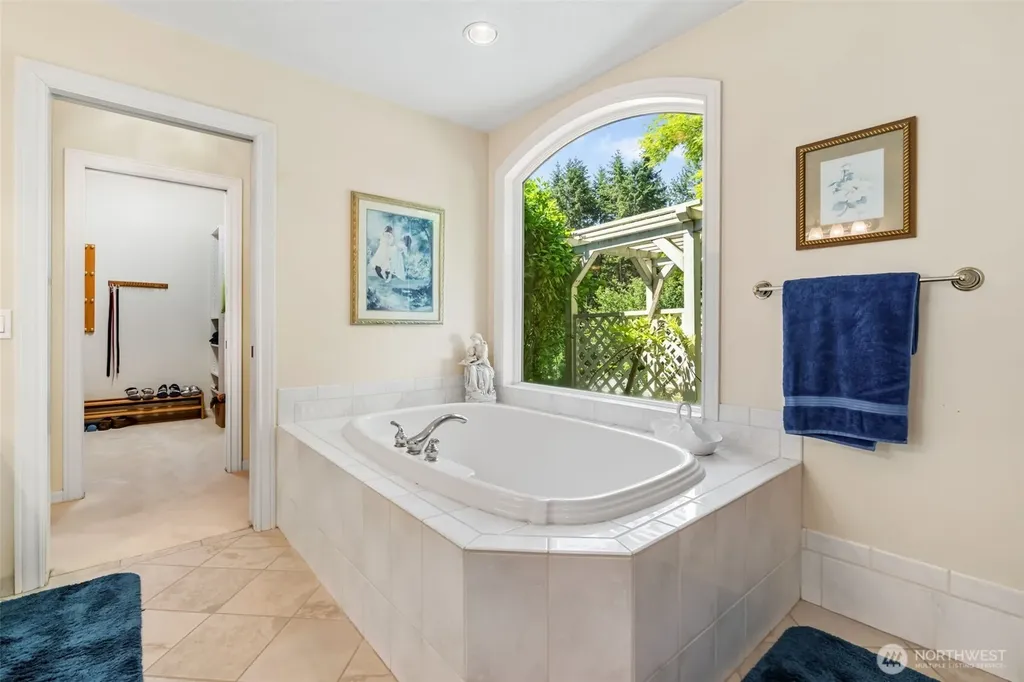 175 Oak Point Drive Chehalis WA 98532