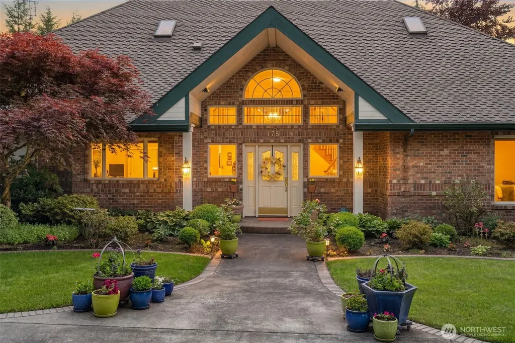175 Oak Point Drive Chehalis WA 98532