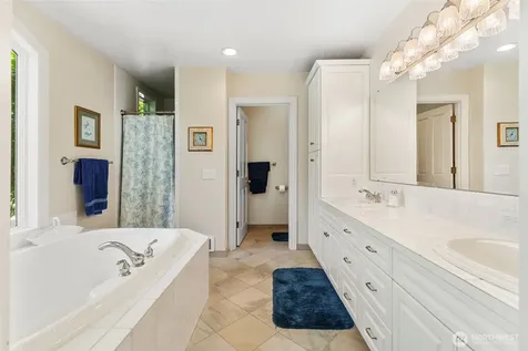 175 Oak Point Drive Chehalis WA 98532
